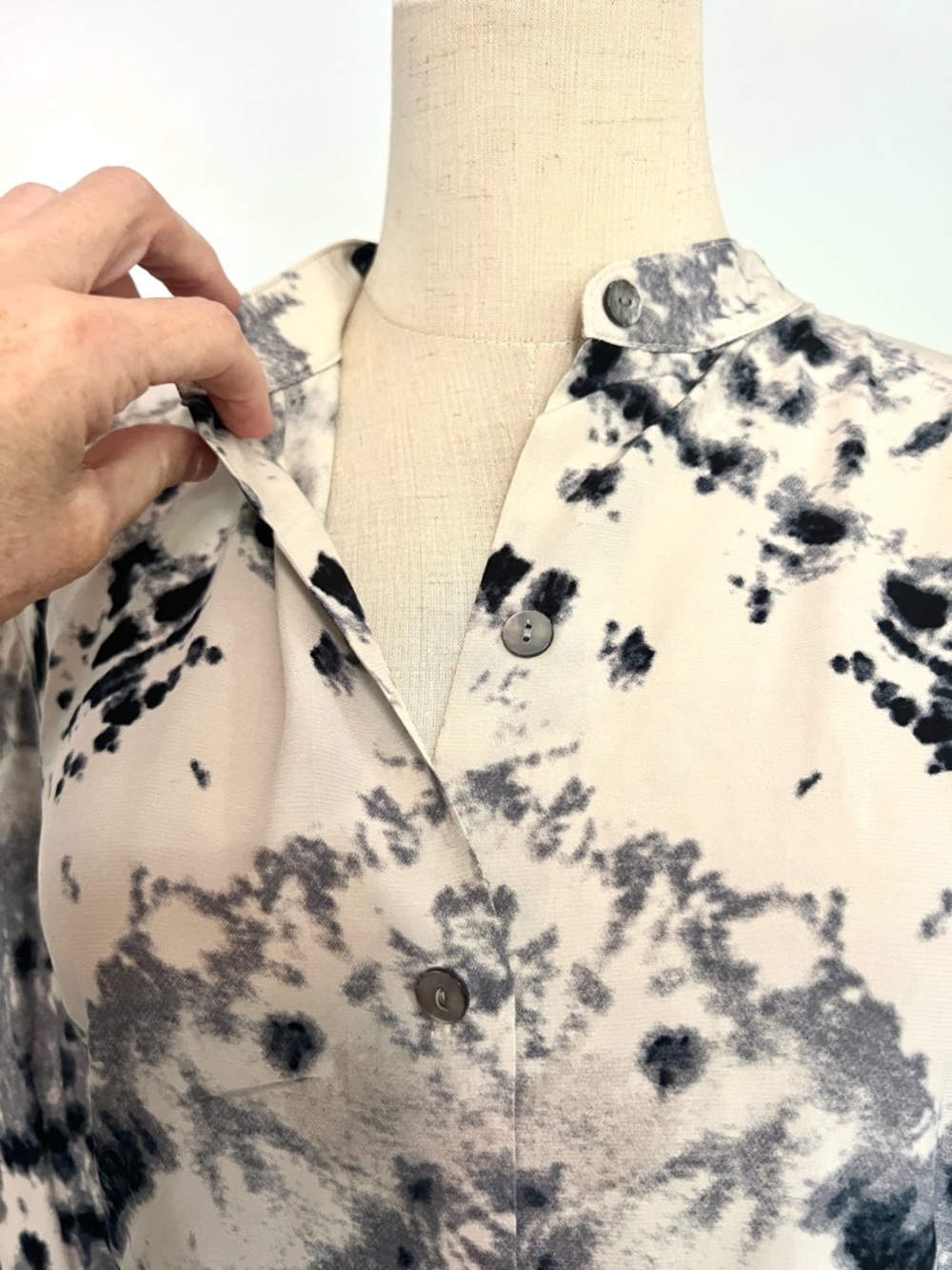 Karen Kane Abstract Tie Dye Tunic Dress Button Front High Low Hem Size Small - Picture 4 of 10